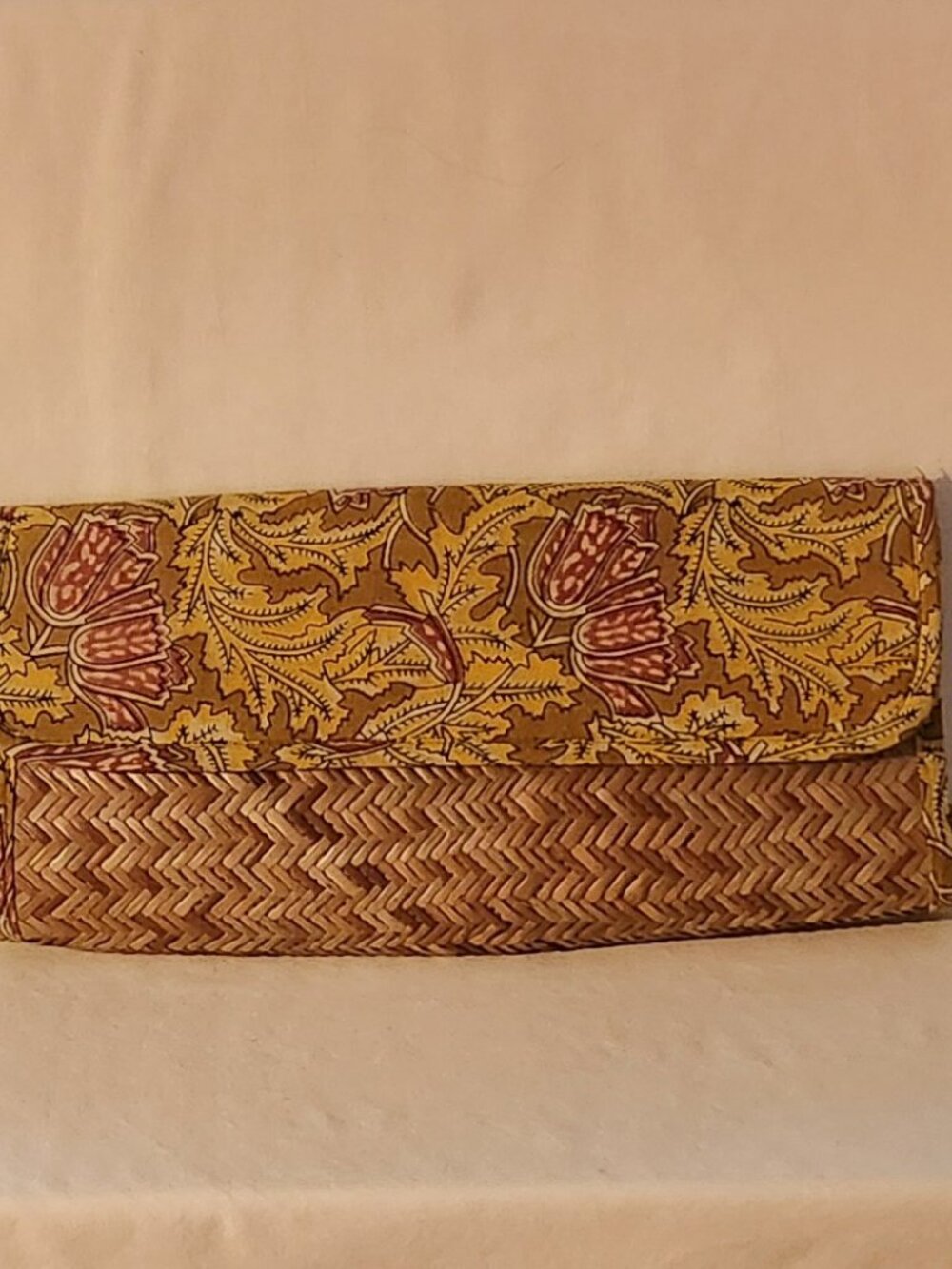 World Market clutch medium yellow raffia GUC